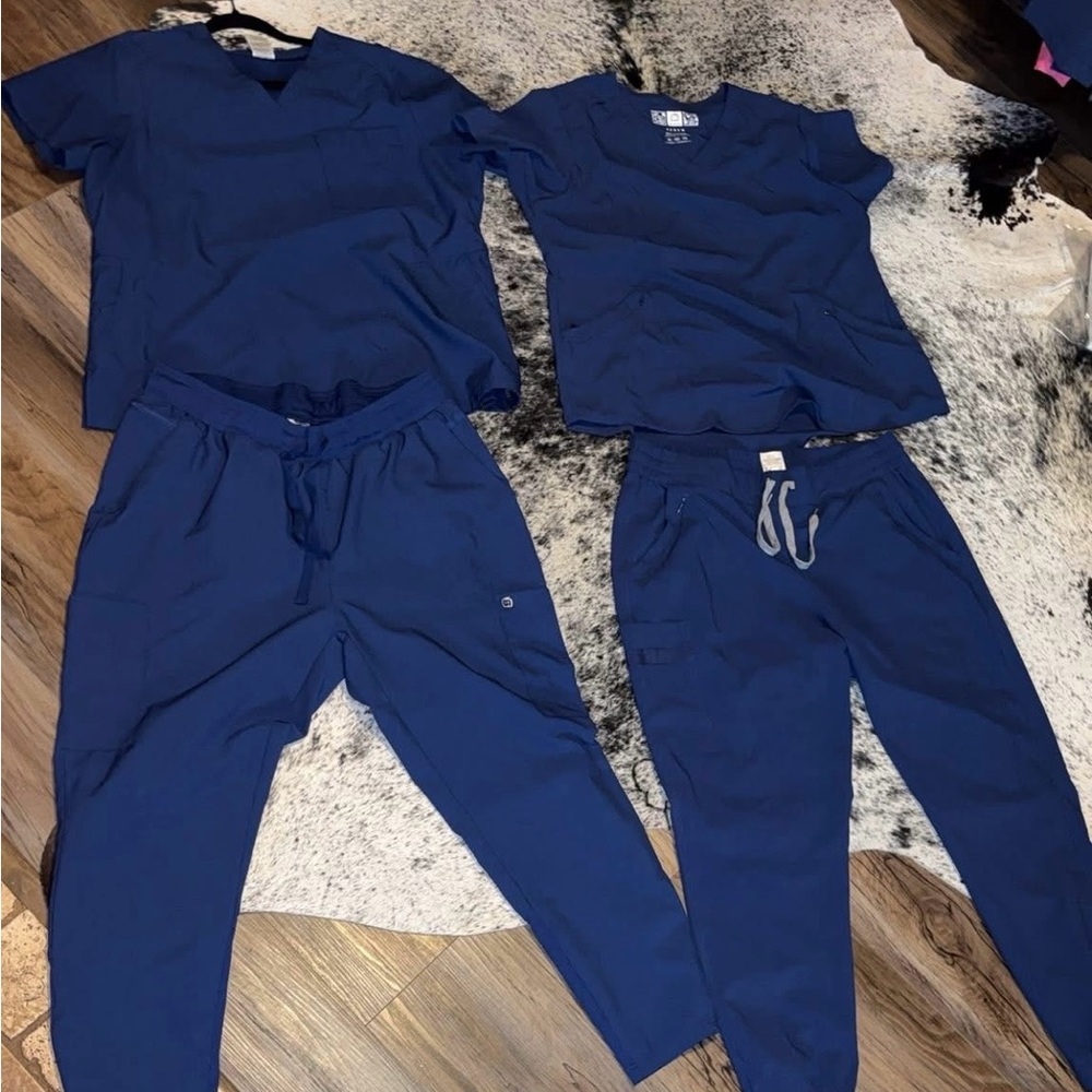 WONDERWINK Women's Navy Blue Scrub Set - Top & Pants